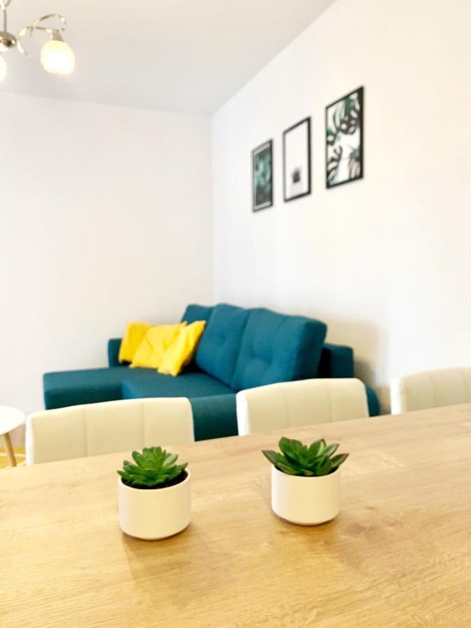Wola 12b By Homeprime Apartment